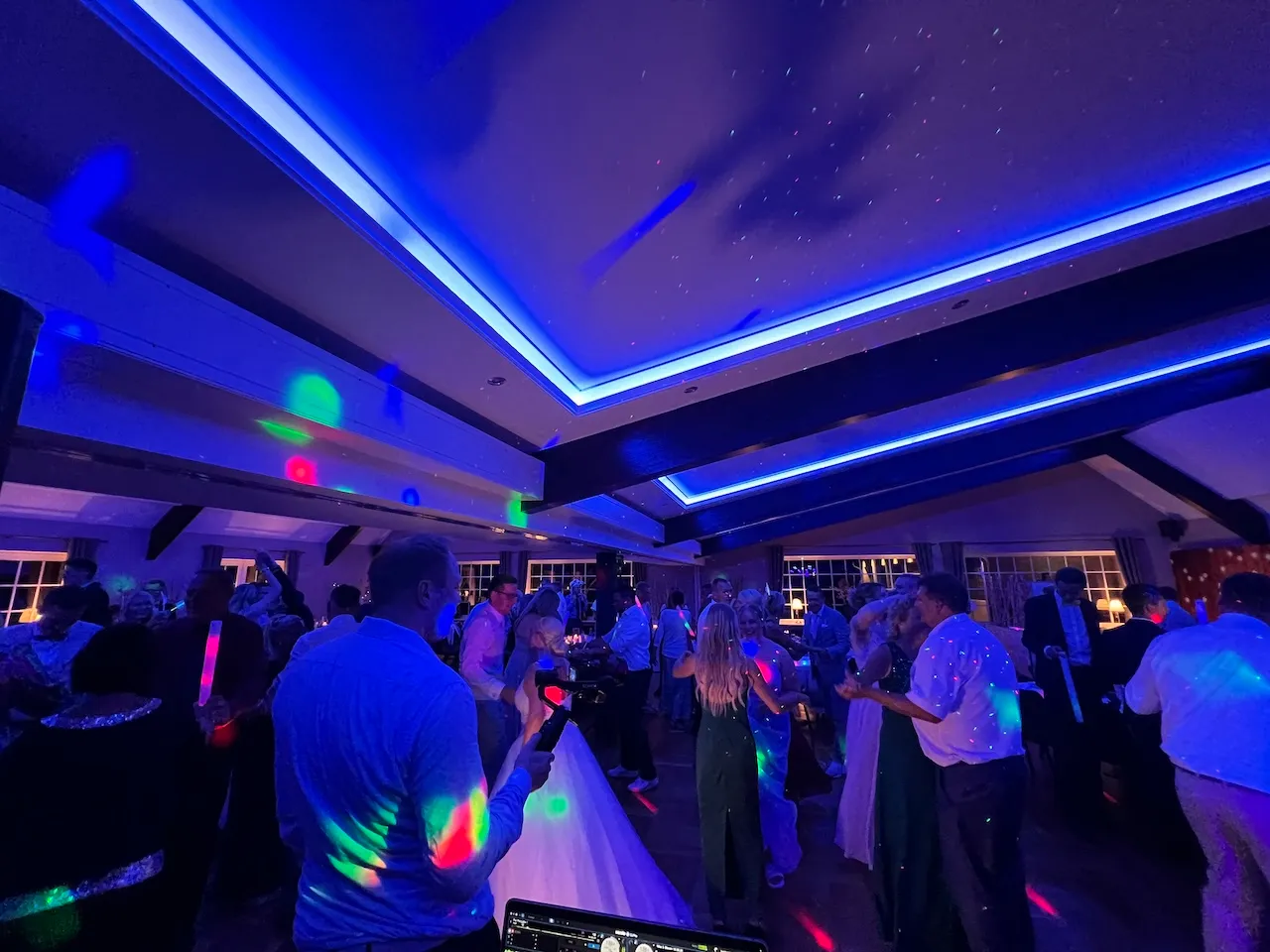 dj, dj hamburg, dj hochzeit, dj lübeck, dj kiel, dj schleswig holstein, dj heidekreis, dj event, dj lüneburg, dj firmenfeier, dj weihnachtsfeier, dj geburtstag, discjockey buchen, dj hochzeit hamburg, musik hochzeit,