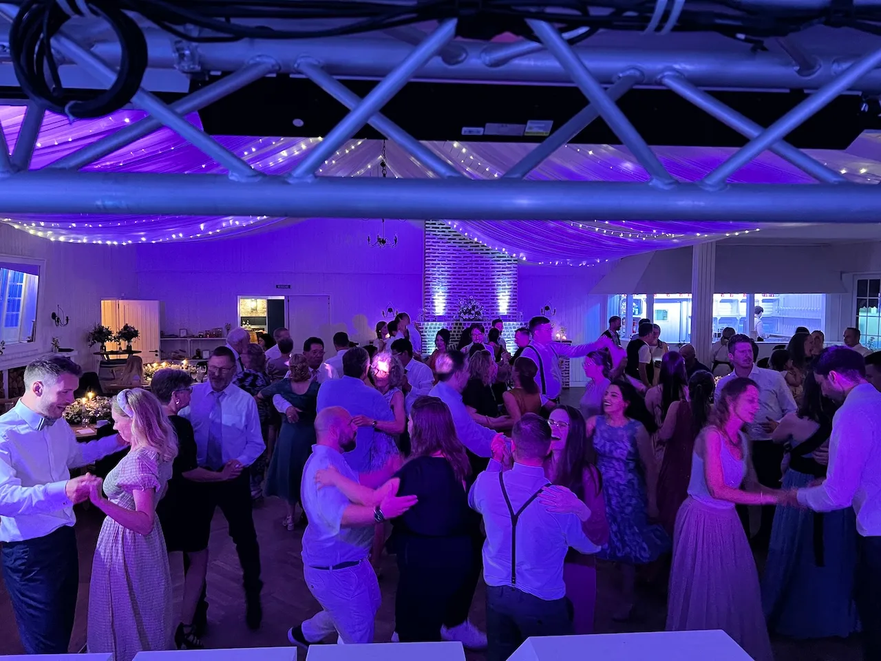 dj, dj hamburg, dj hochzeit, dj lübeck, dj kiel, dj schleswig holstein, dj heidekreis, dj event, dj lüneburg, dj firmenfeier, dj weihnachtsfeier, dj geburtstag, discjockey buchen, dj hochzeit hamburg, musik hochzeit,